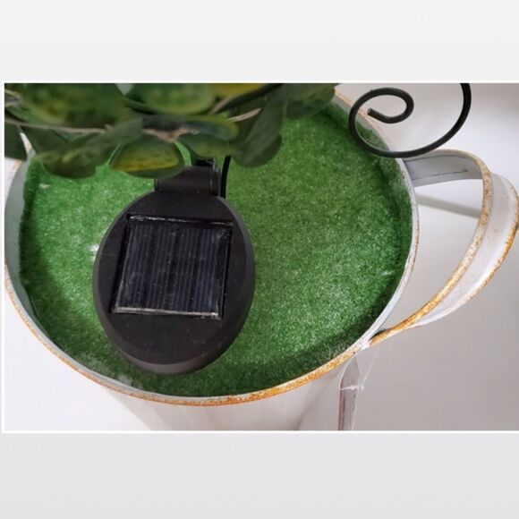 New Solar Home Statue Floral Green & Beige - Picture 11 of 14